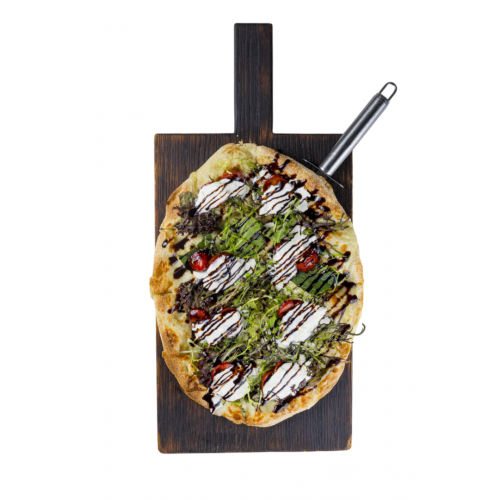 Буррата с клубникой и черри пинцино